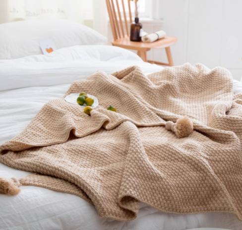 Elmvora Chunky knit throw with pom-pom fringe